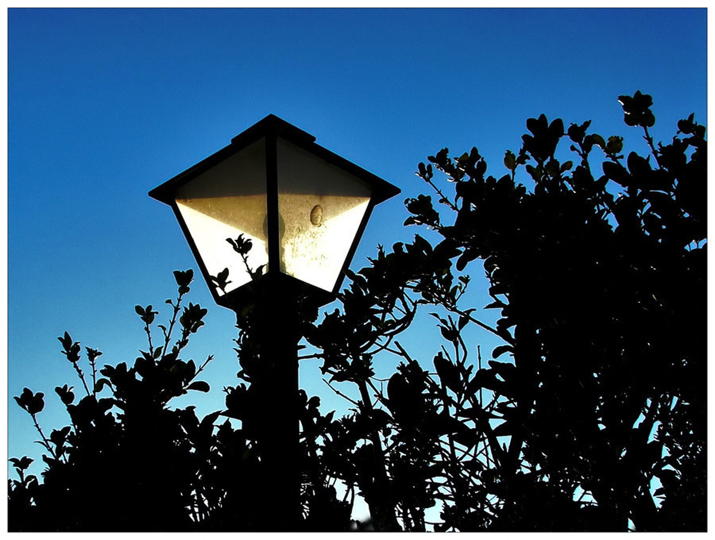 Lampadar na sončno energijo by