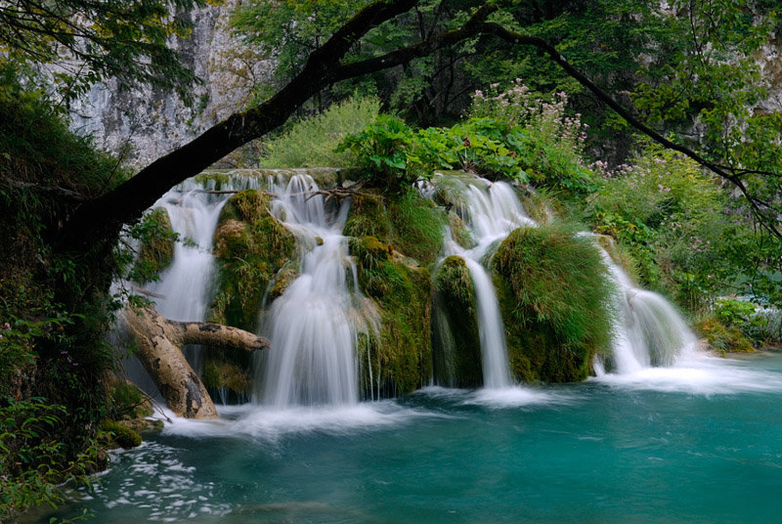 Nacionalni park Plitvička jezera, Hrvaška by
