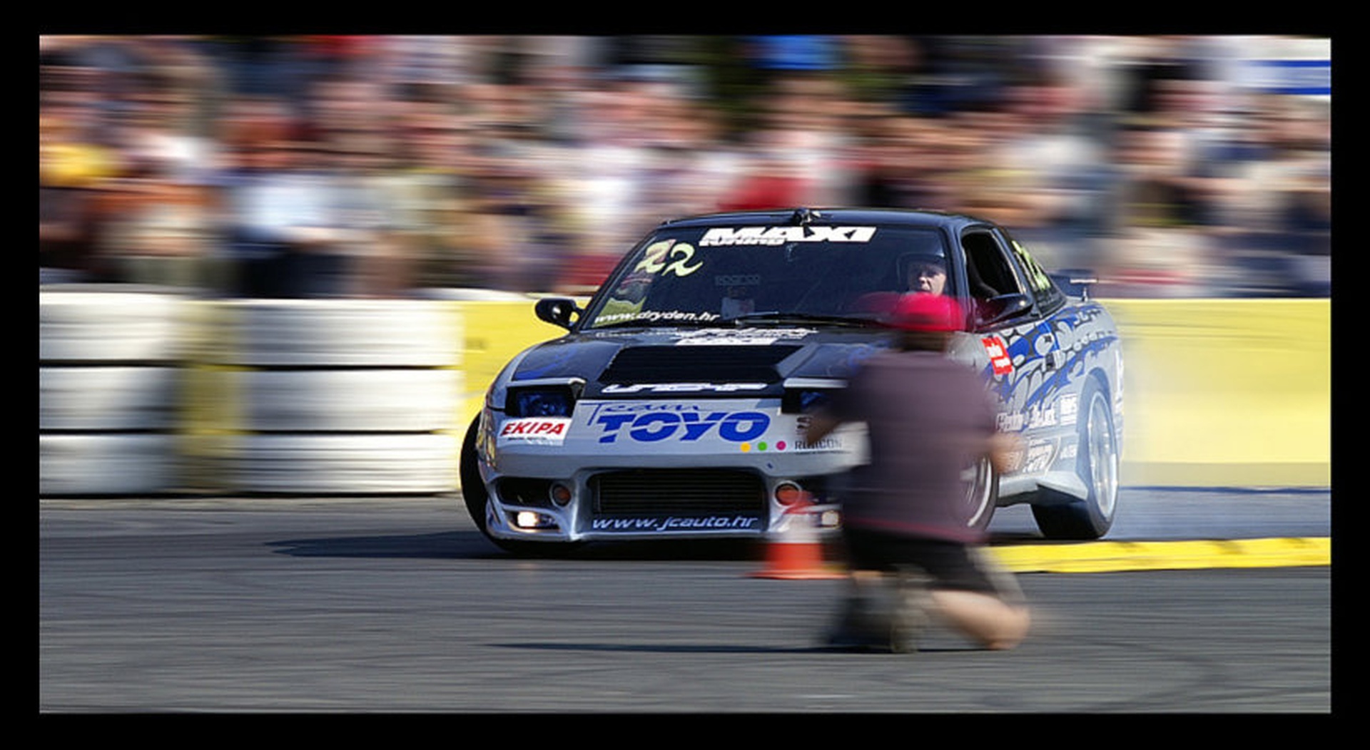 " Shift-Paninng " Do Drift! by Primož ŽGAVEC