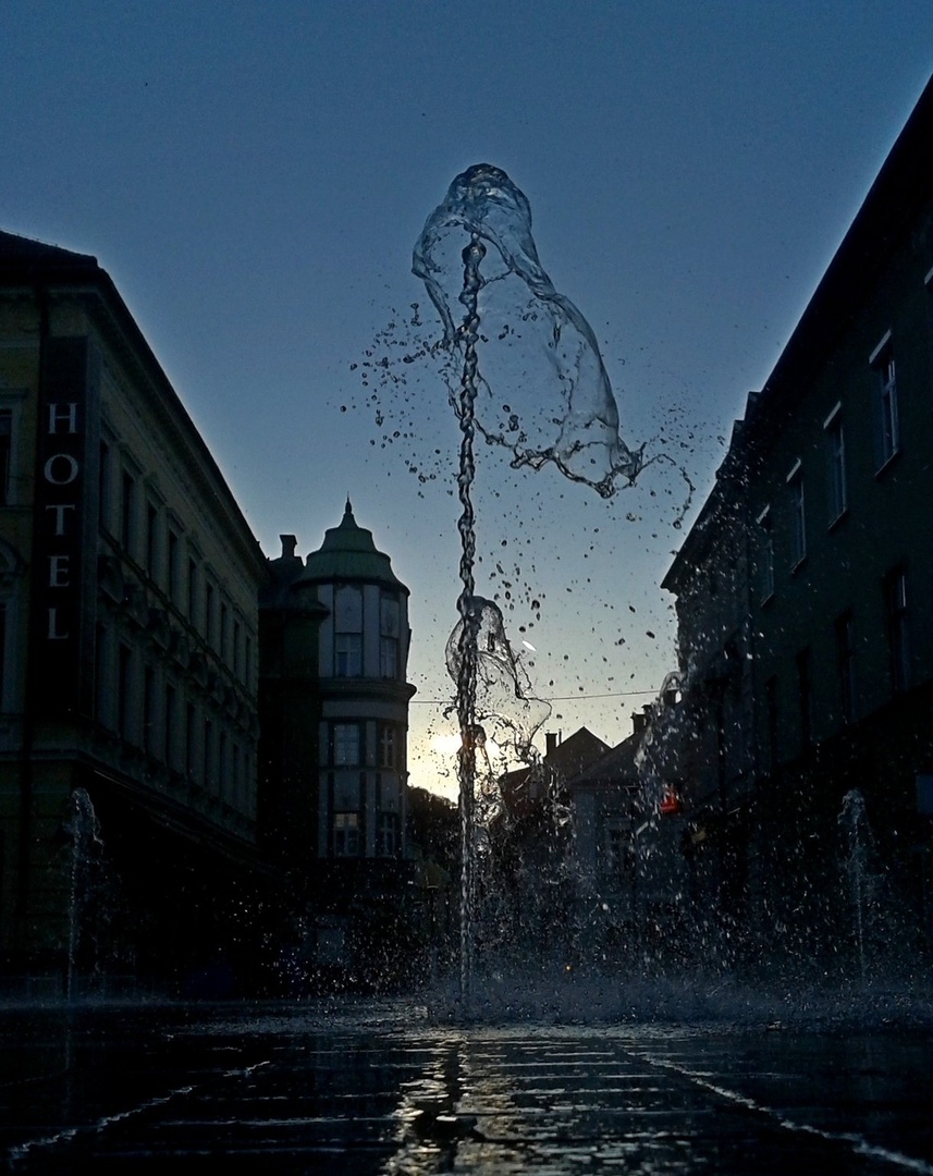water hat by