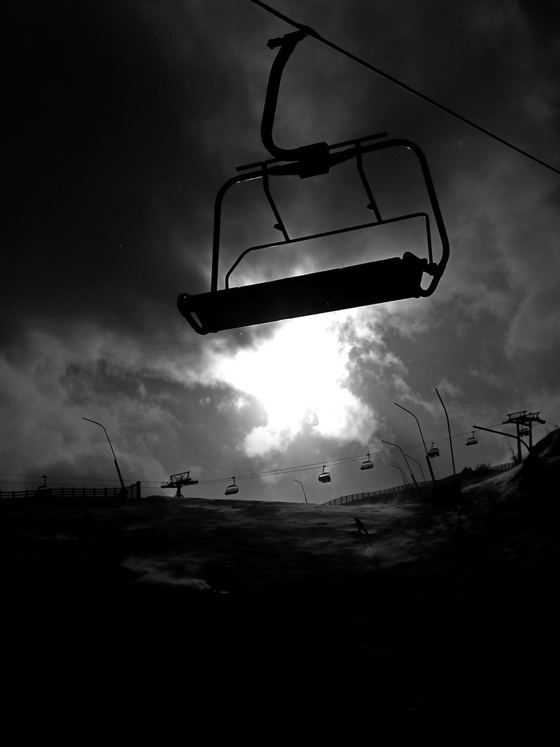 katschi skiing by