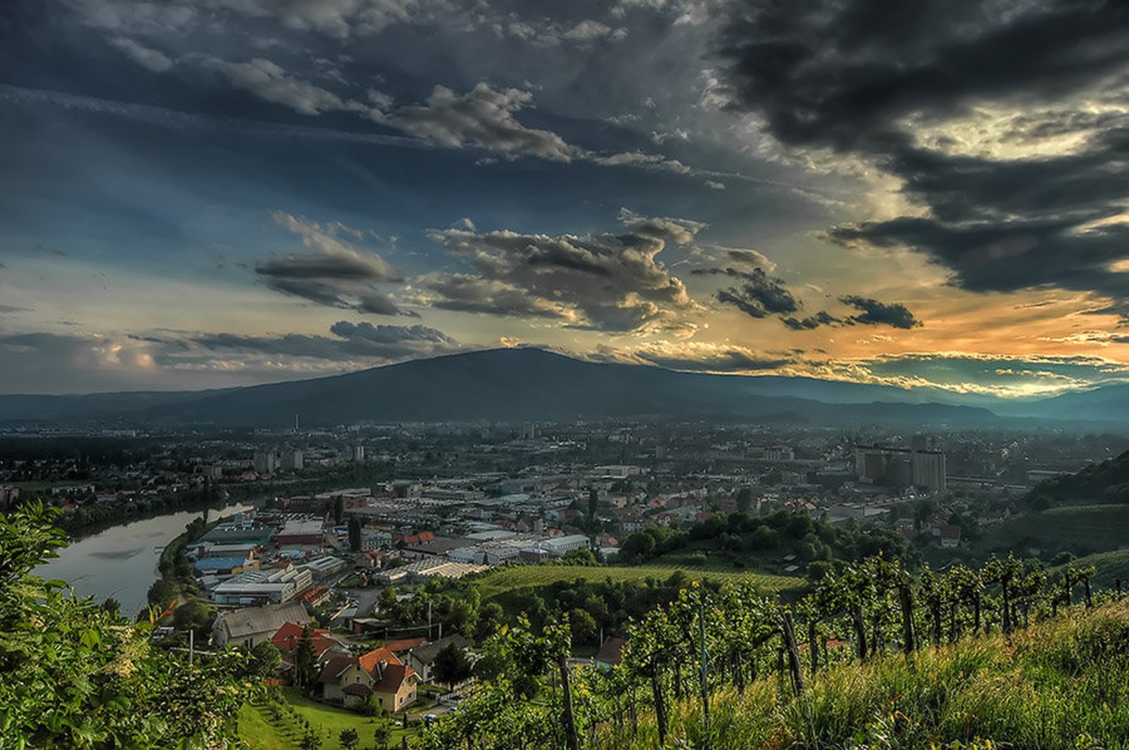 Sivina mesta Maribor by Dejan Marko