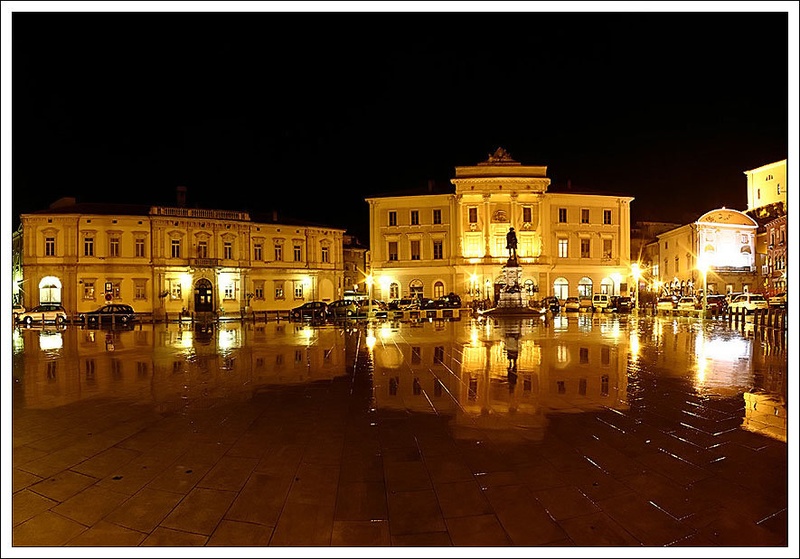 Tartinijev trg by Wini Winian