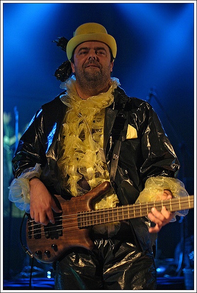 Žare basist by Wini Winian