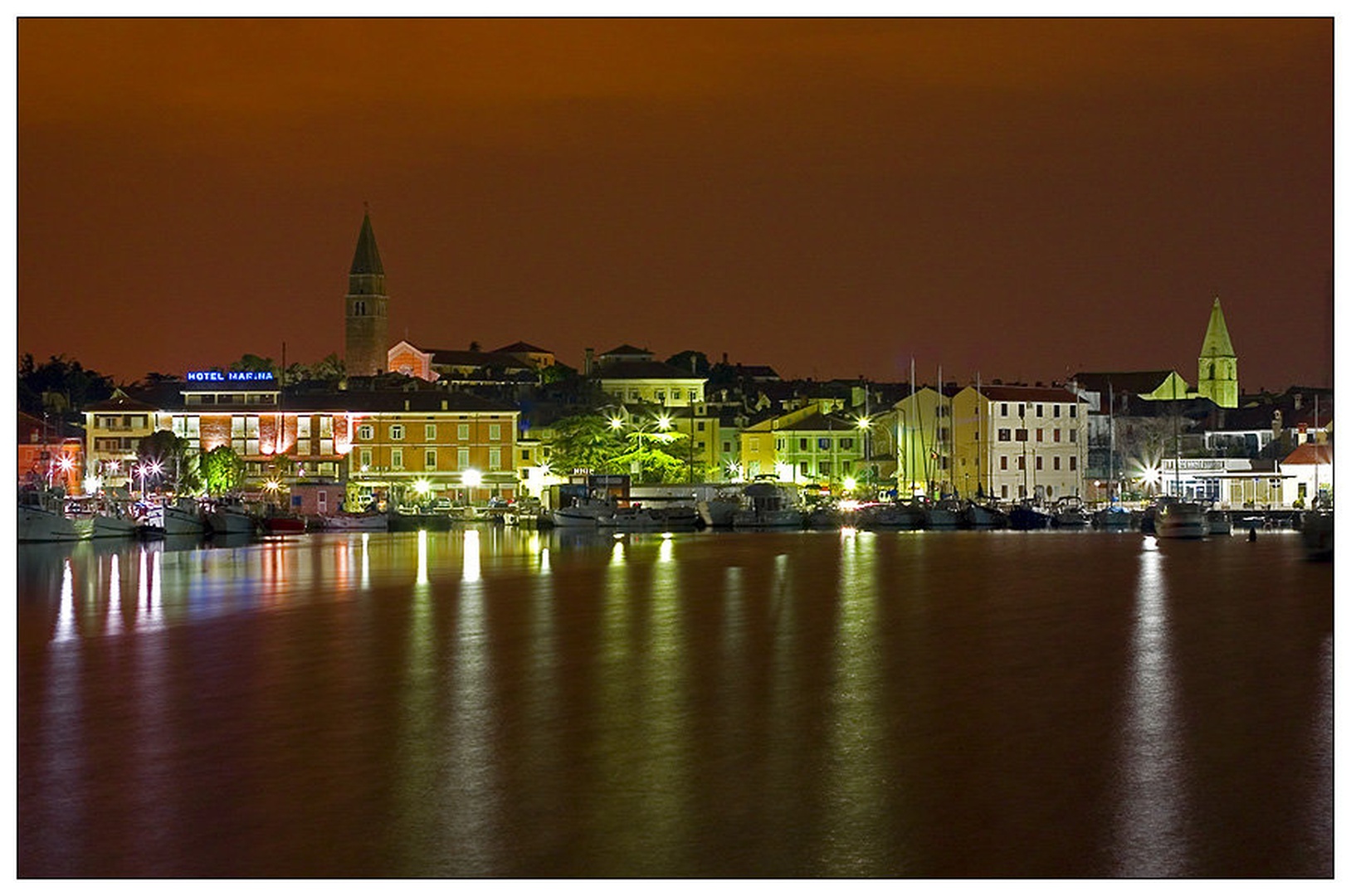 Izola ponoci by Wini Winian
