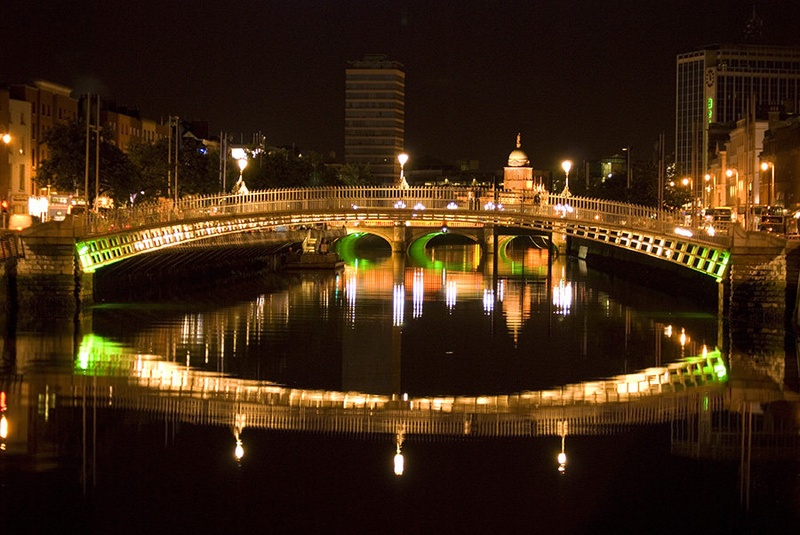 half penny bridge by jari