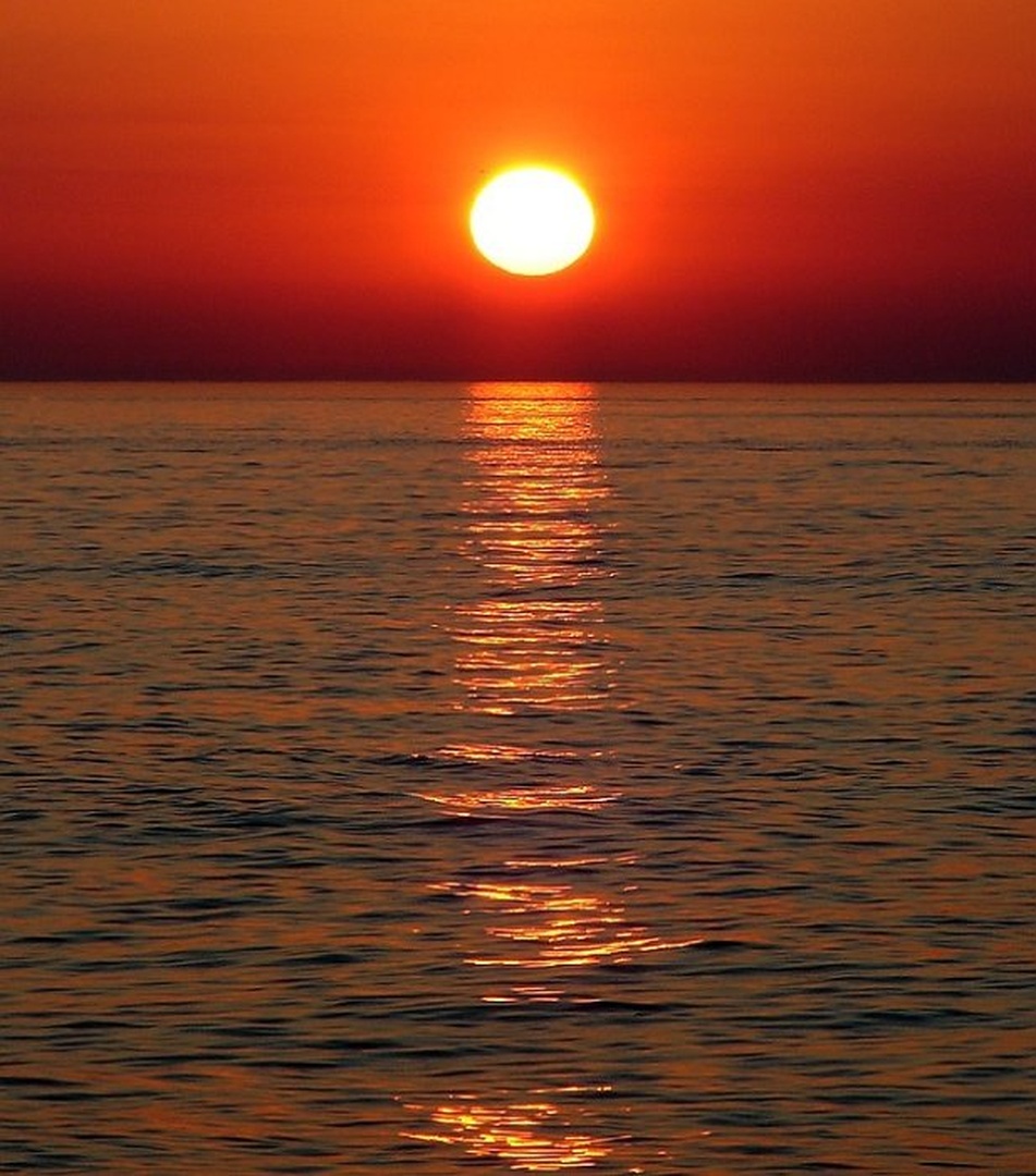 žareče obzorje by