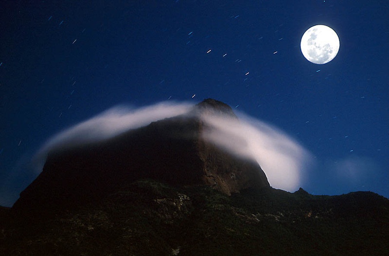 Poi by night by Luka Fonda