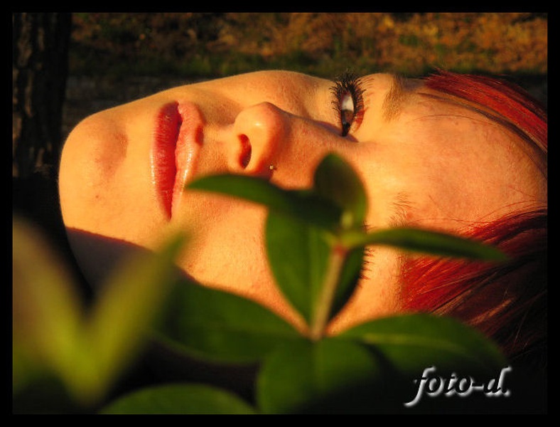 "ona" ki odhaja,... by foto-d.