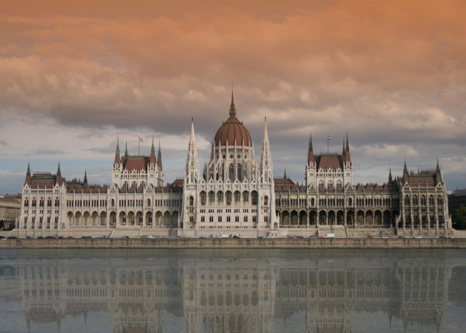 Parlament by Ludwig Gergely