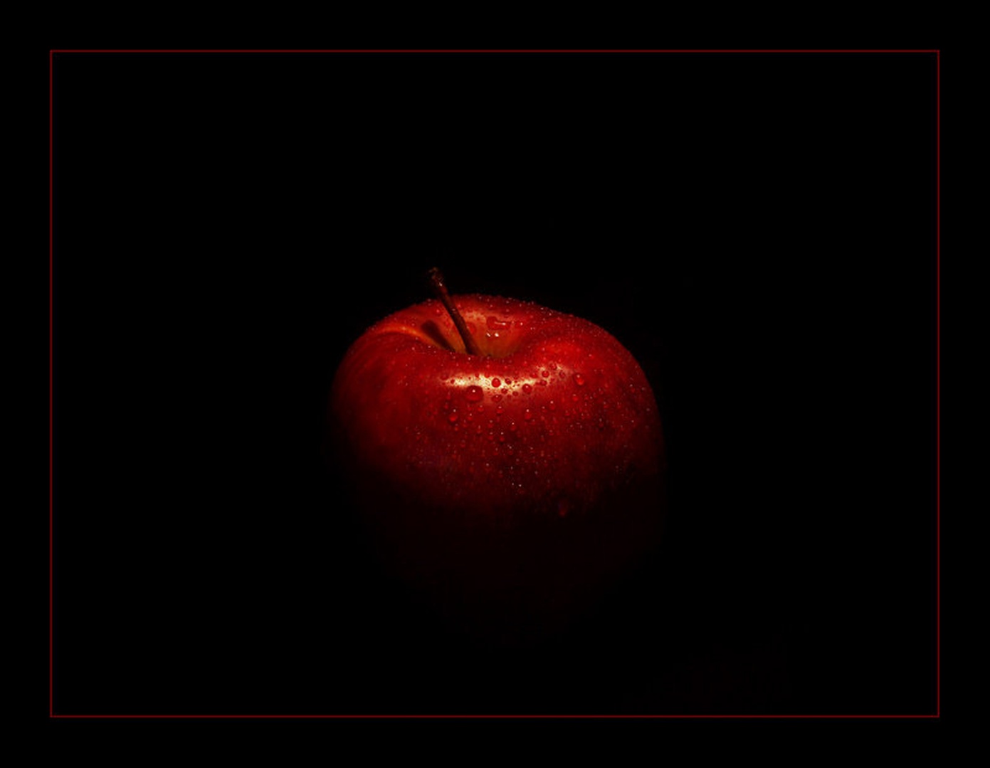 Apple by Fredy Jagodič