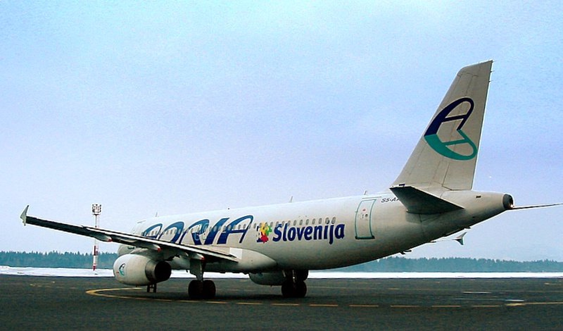 AIRBUS A320 by Dušan Burjek