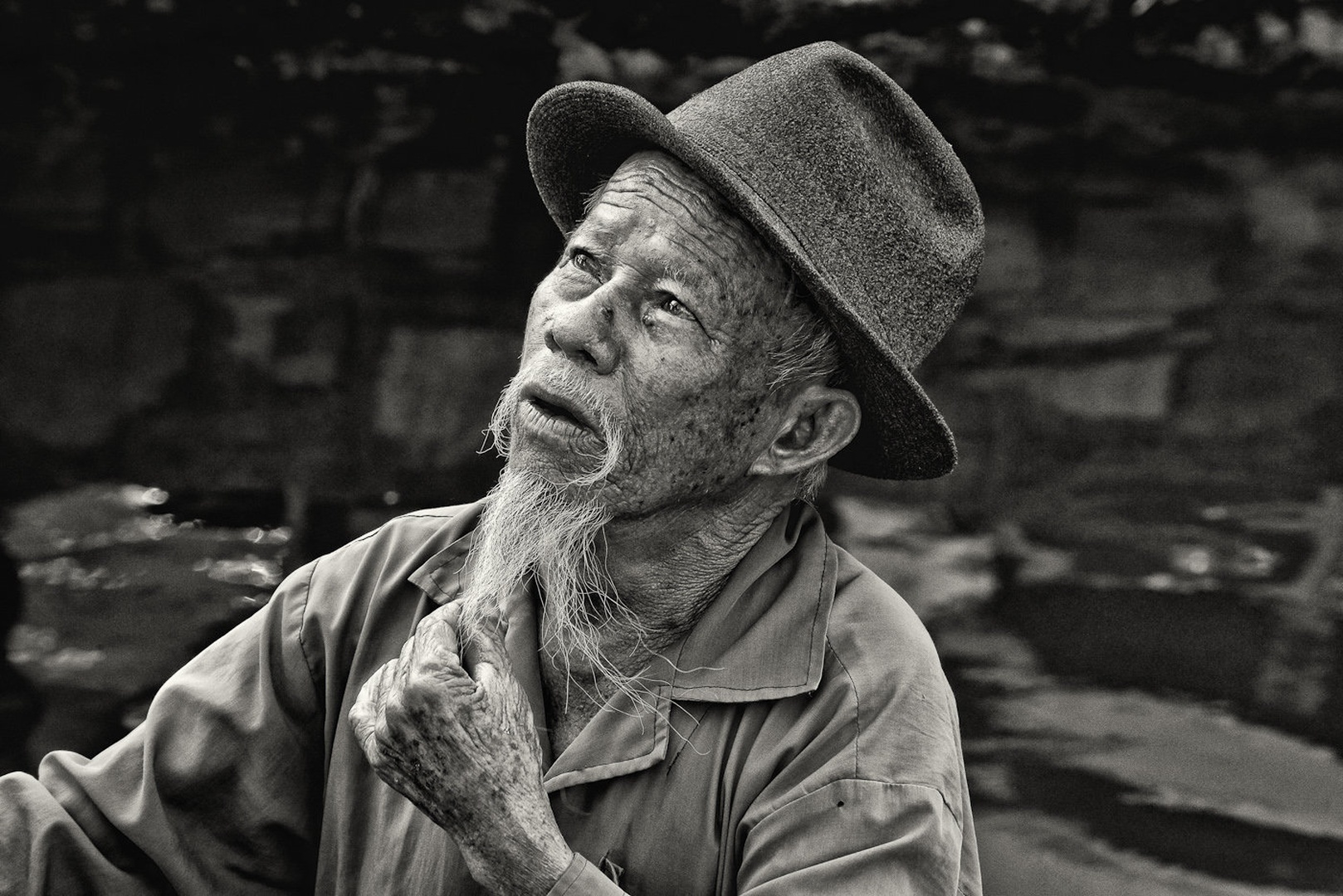 Portret iz Vietnama by Tomaž Lovšin