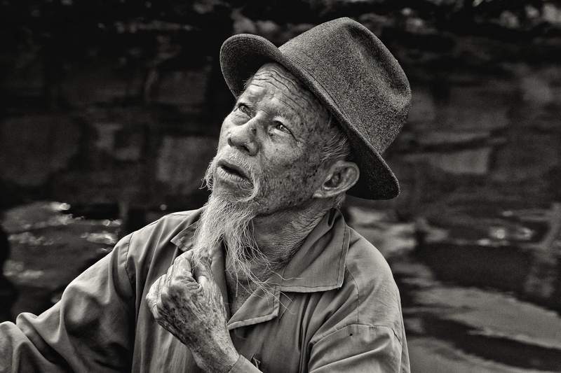 Portret iz Vietnama by Tomaž Lovšin