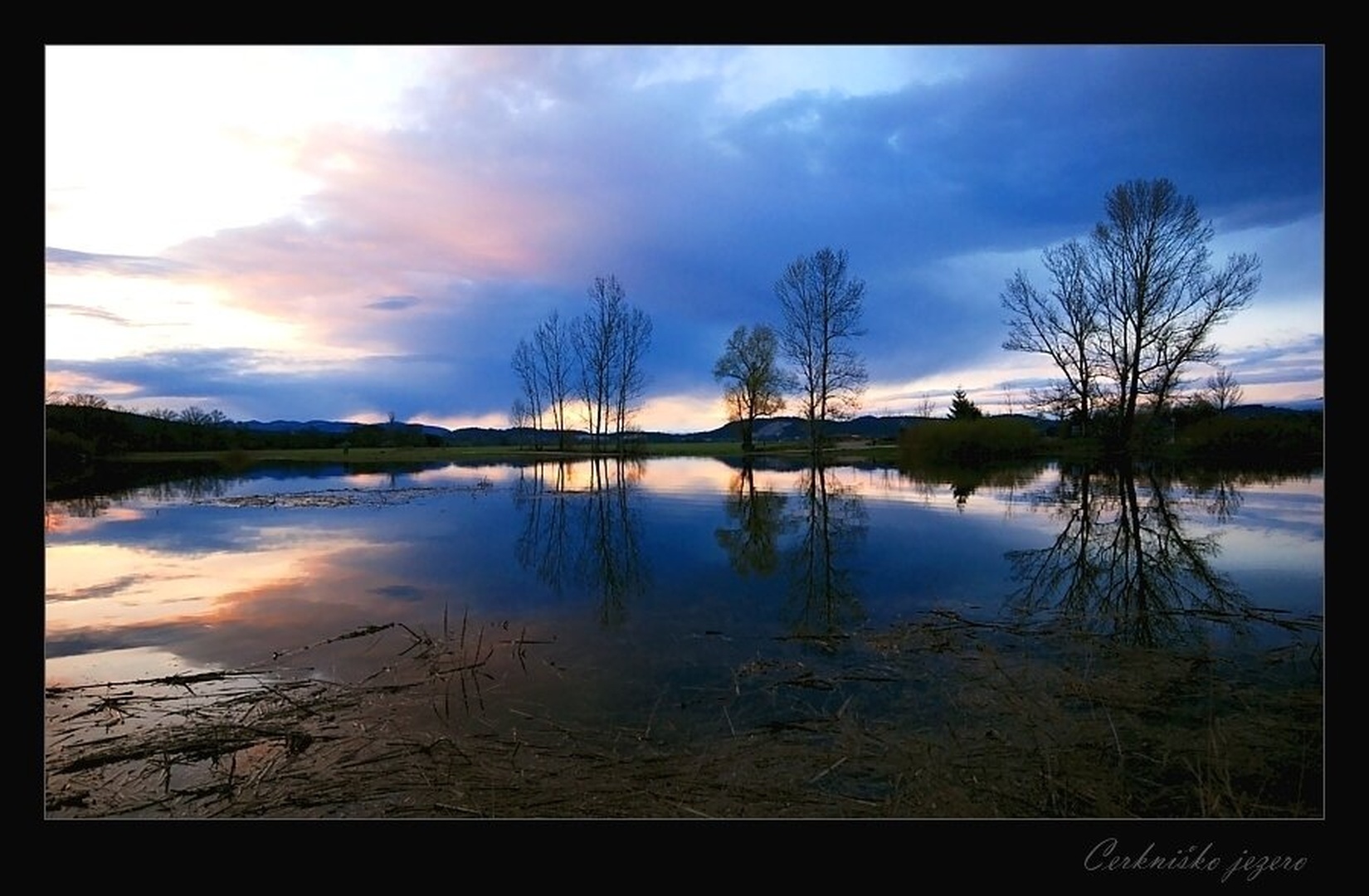 Cerkniško jezero by Tomaž Lovšin