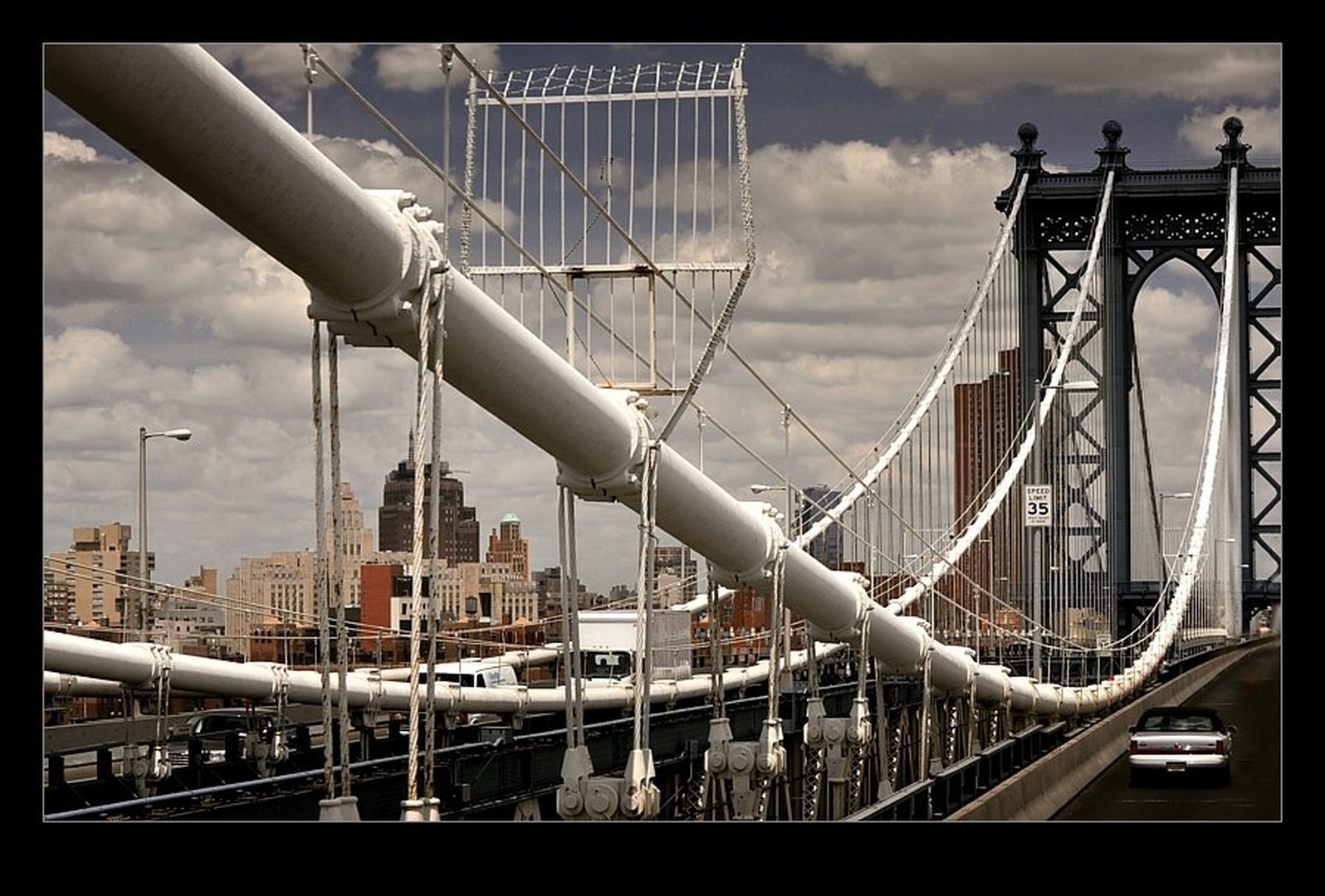 Manhattan Bridge by Tomaž Lovšin