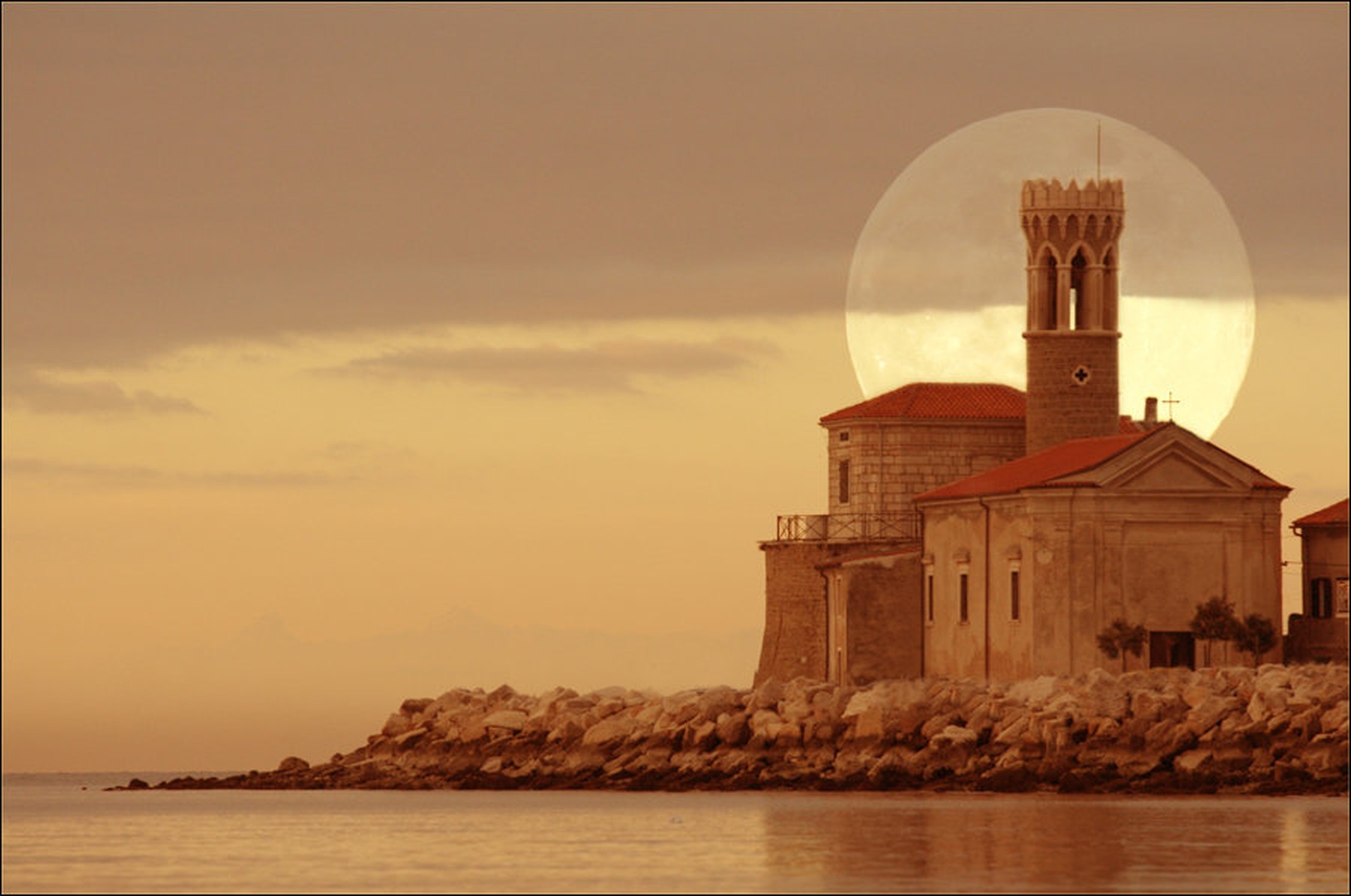 Luna nad Punto by