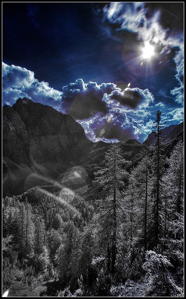 Eye In The Sky by brokoli