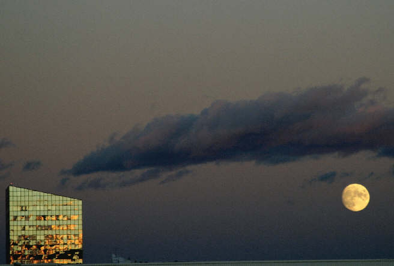 WTC in ful moon by Maksdezman