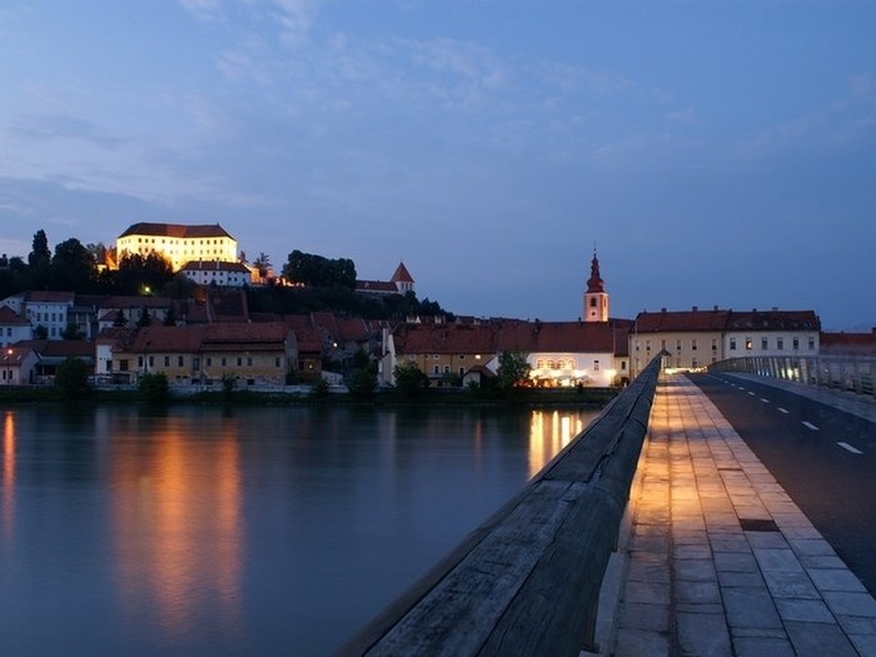 ptuj by night by jože vesenjak