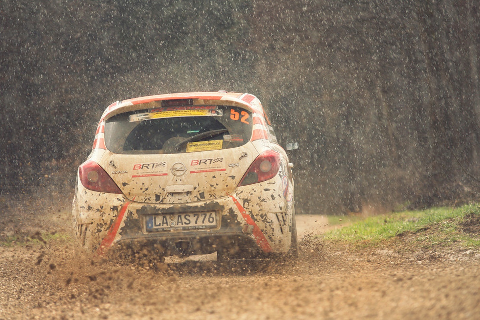 Deževni rally by Žiga Šparemblek