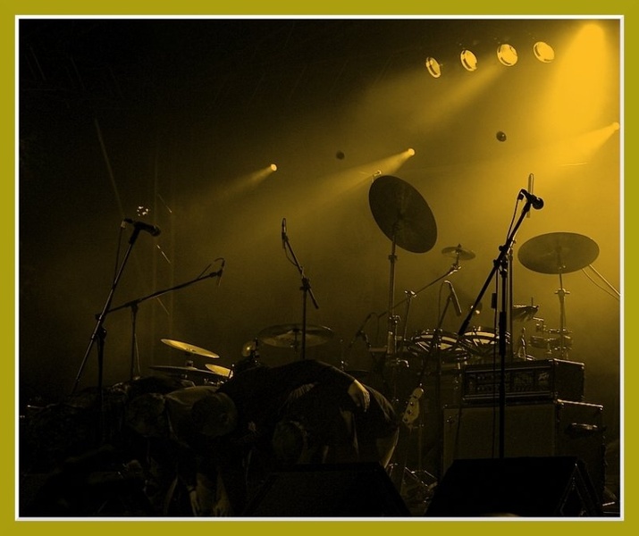 drums in light by primož šenk