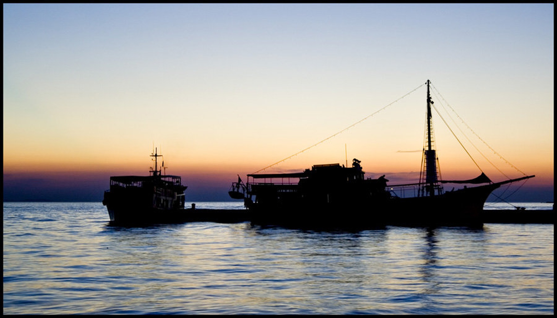 Boat sunset by Marko