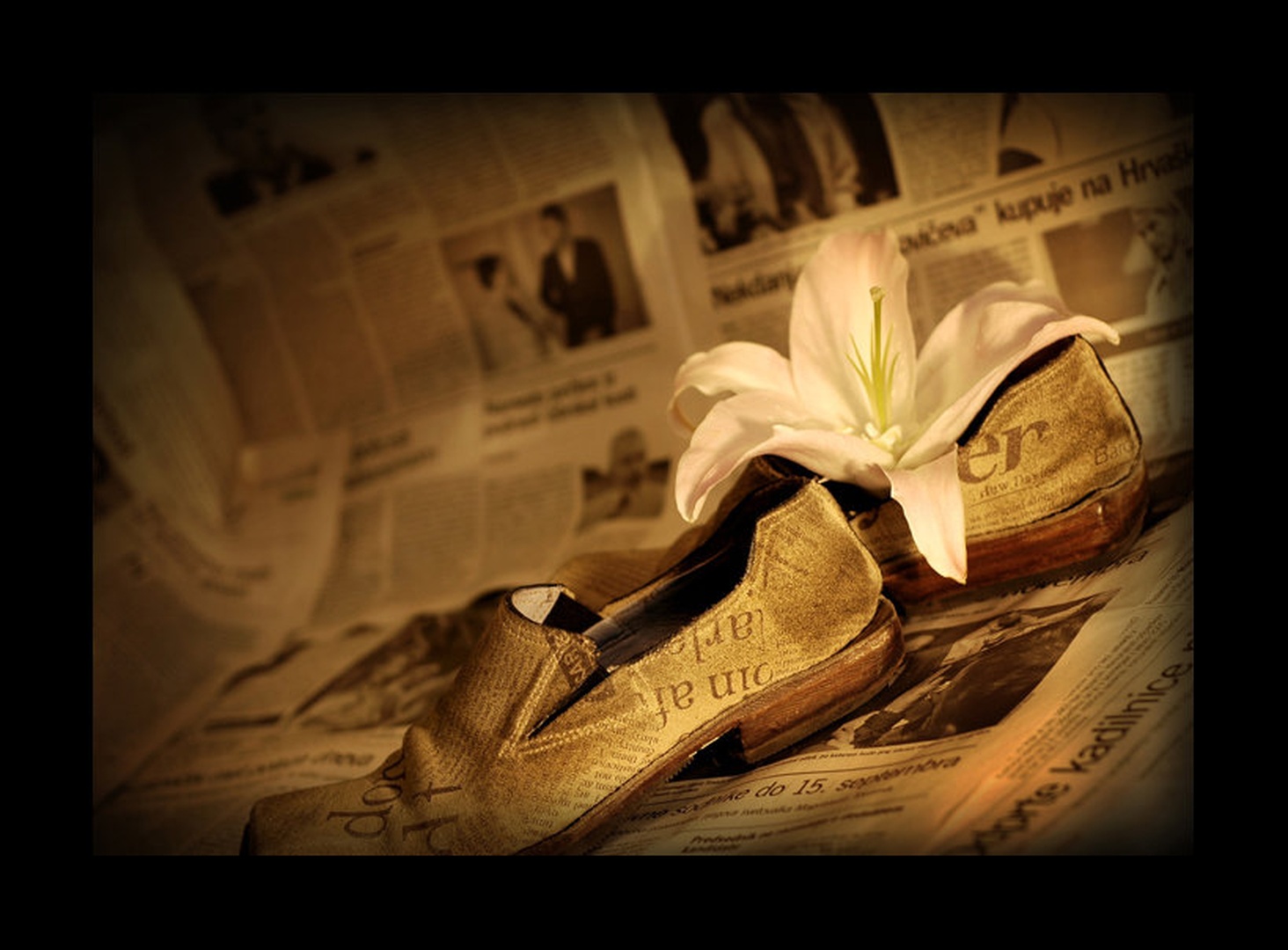 Newspaper Shoes by Jan Vrhovnik