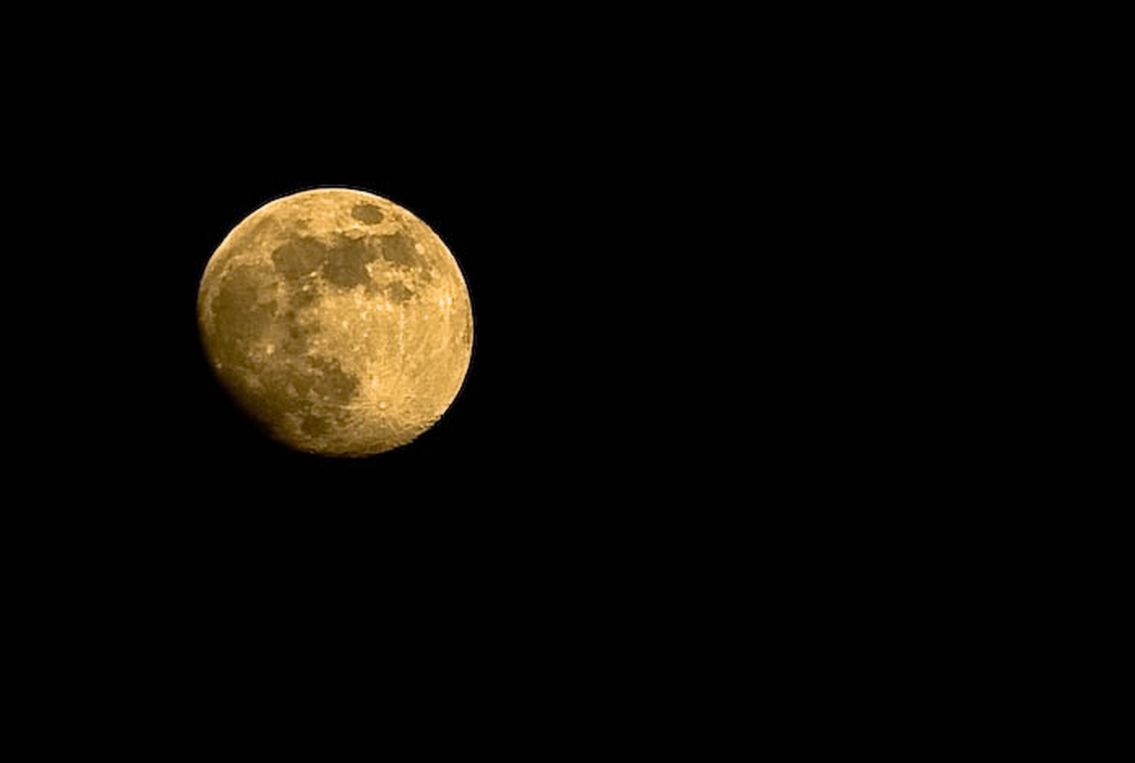 Luna by