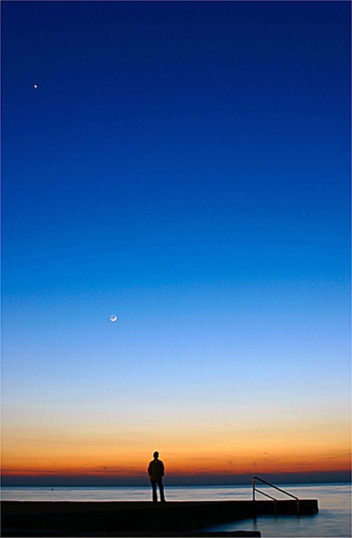 Zahod sonca in lune by Mitja Vodušek