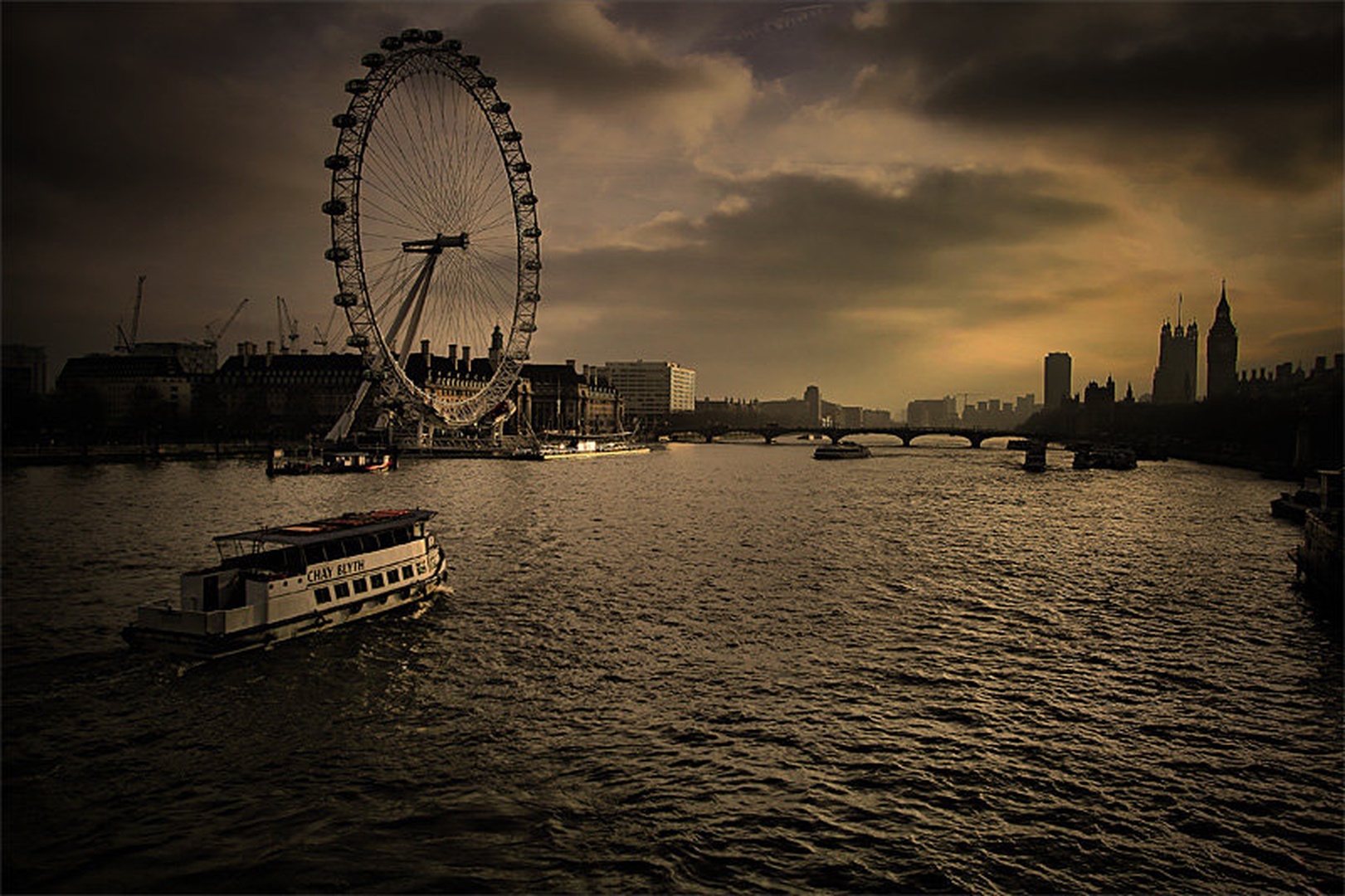 LONDON by Mitja Vodušek