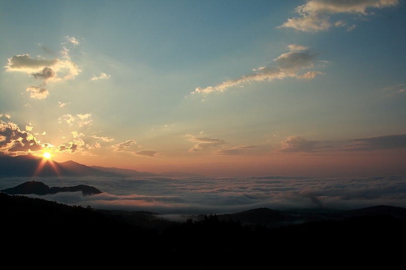 Jutro nad Sorškim poljem by Tomaž Demšar