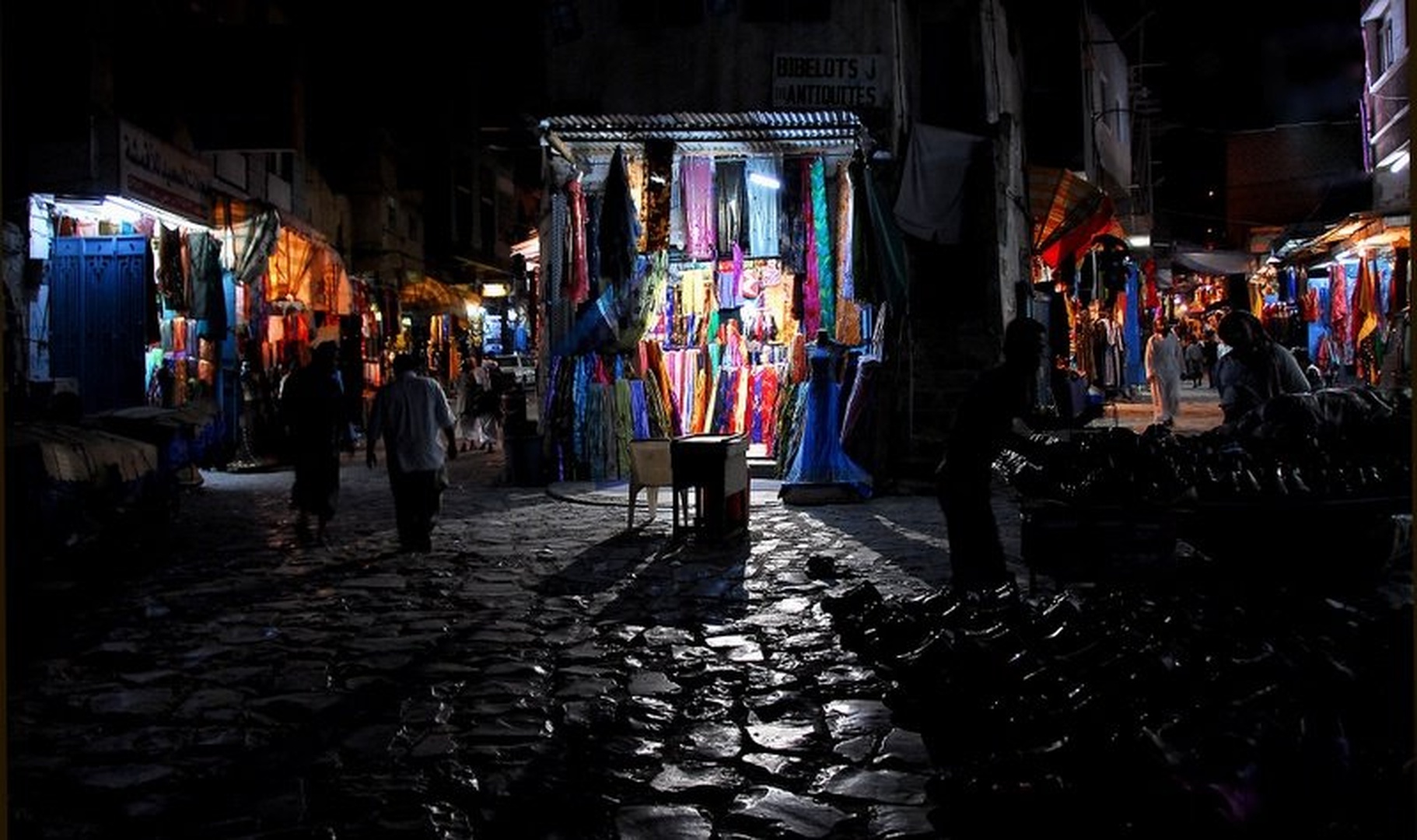 Night market by Duško Dokošič