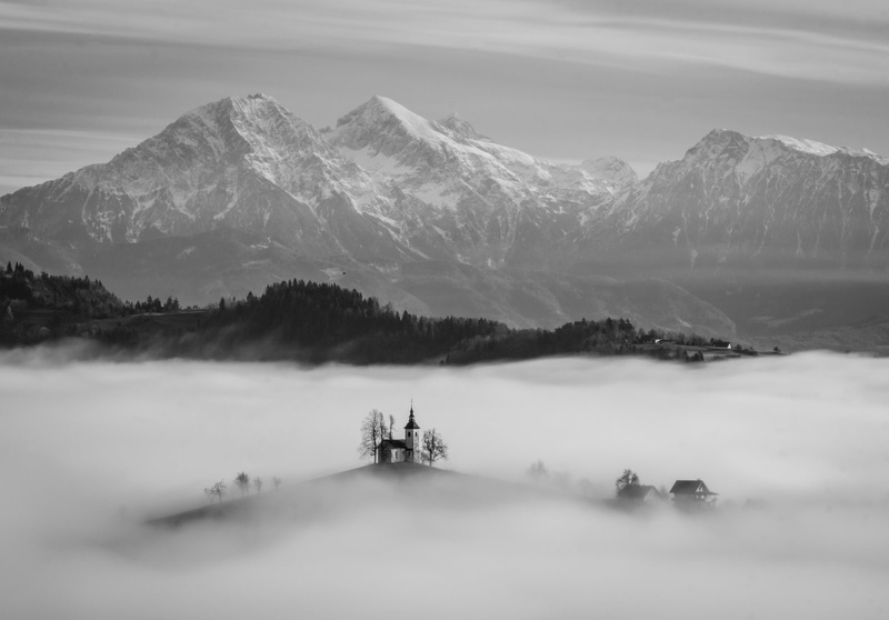 cerkev nad meglo by Nina Lozej