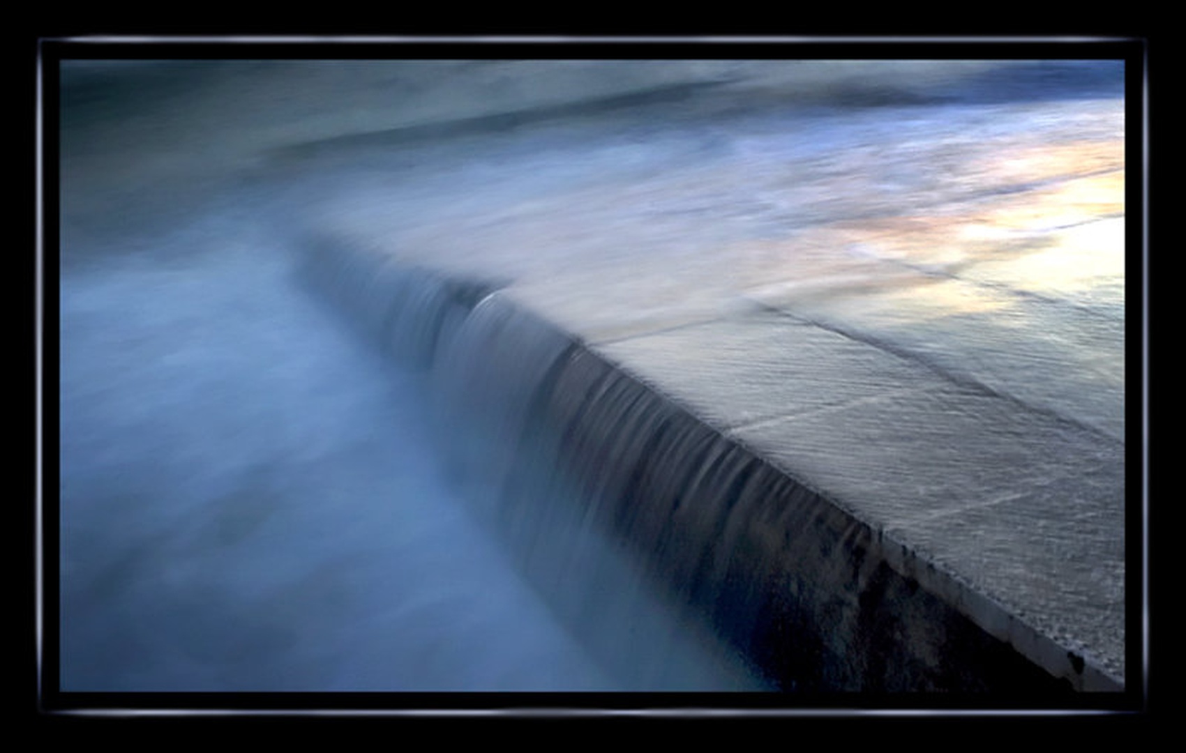 Sunset wave by Matej Rant