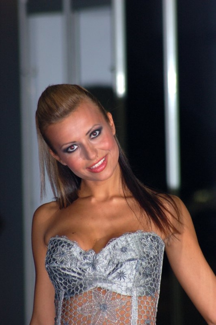 kandidatka za miss slovenije 2007 by Grega Ravnjak