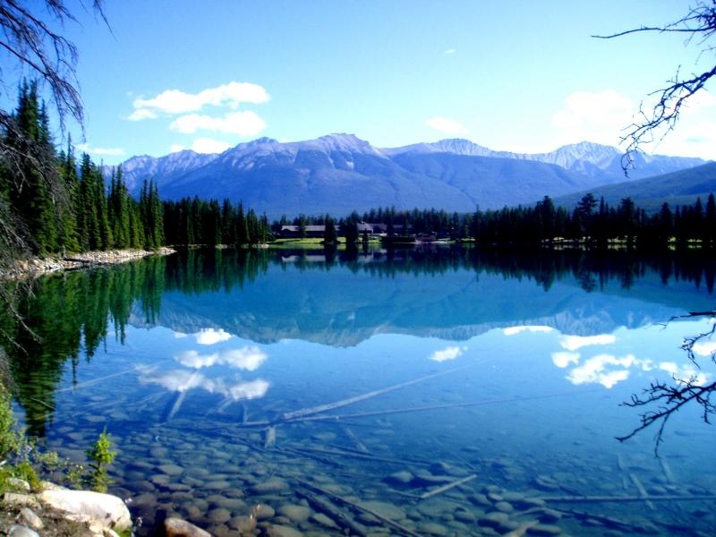 lake maligne by patricija