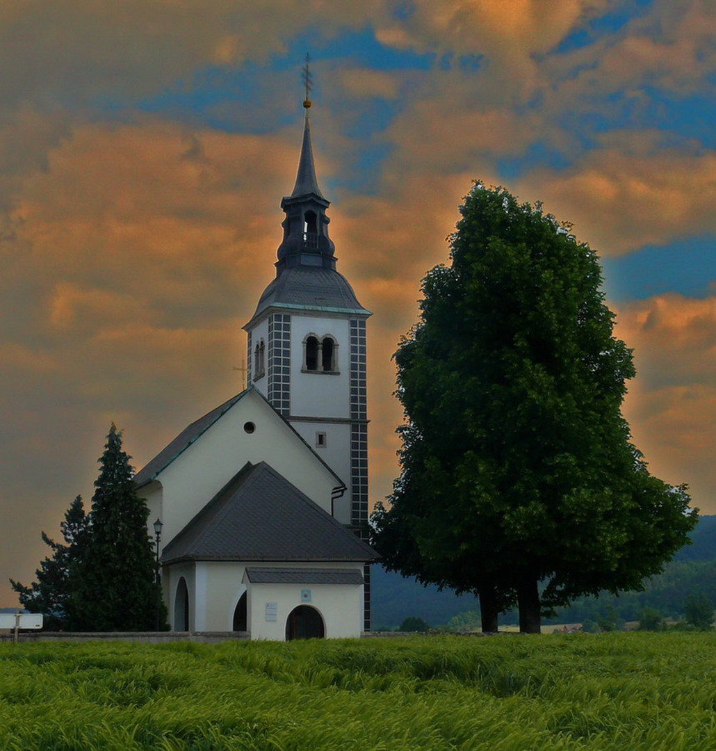 Čez polje je cerkvica by Matic Trepelj