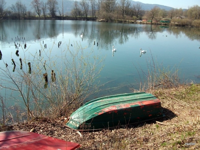 Čoln na počivanju by Zvonimir Sotler
