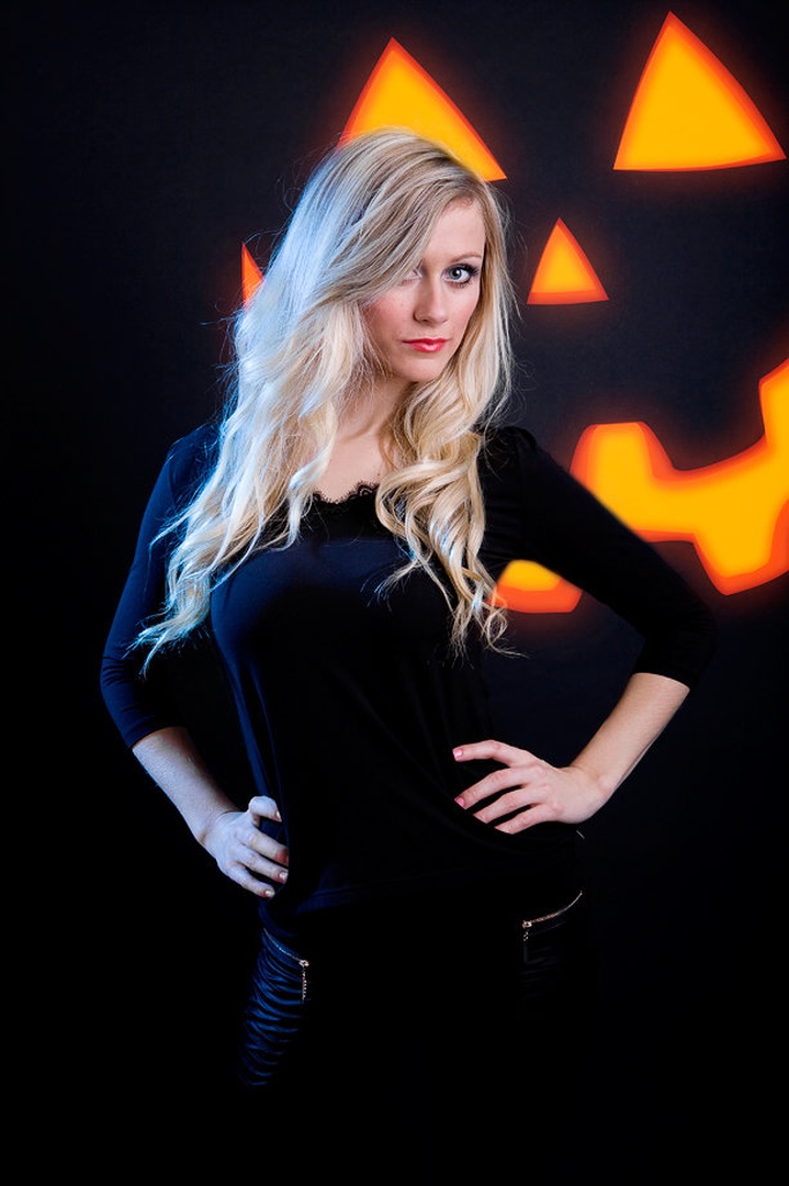 Halloween VIP party by Jessie