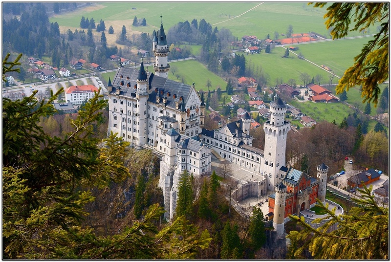 Grad  Neuschwanstein by chianti