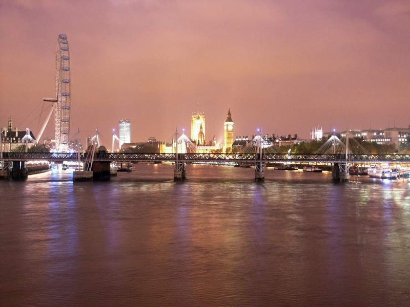 LONDON BY NIGHT by Tomi