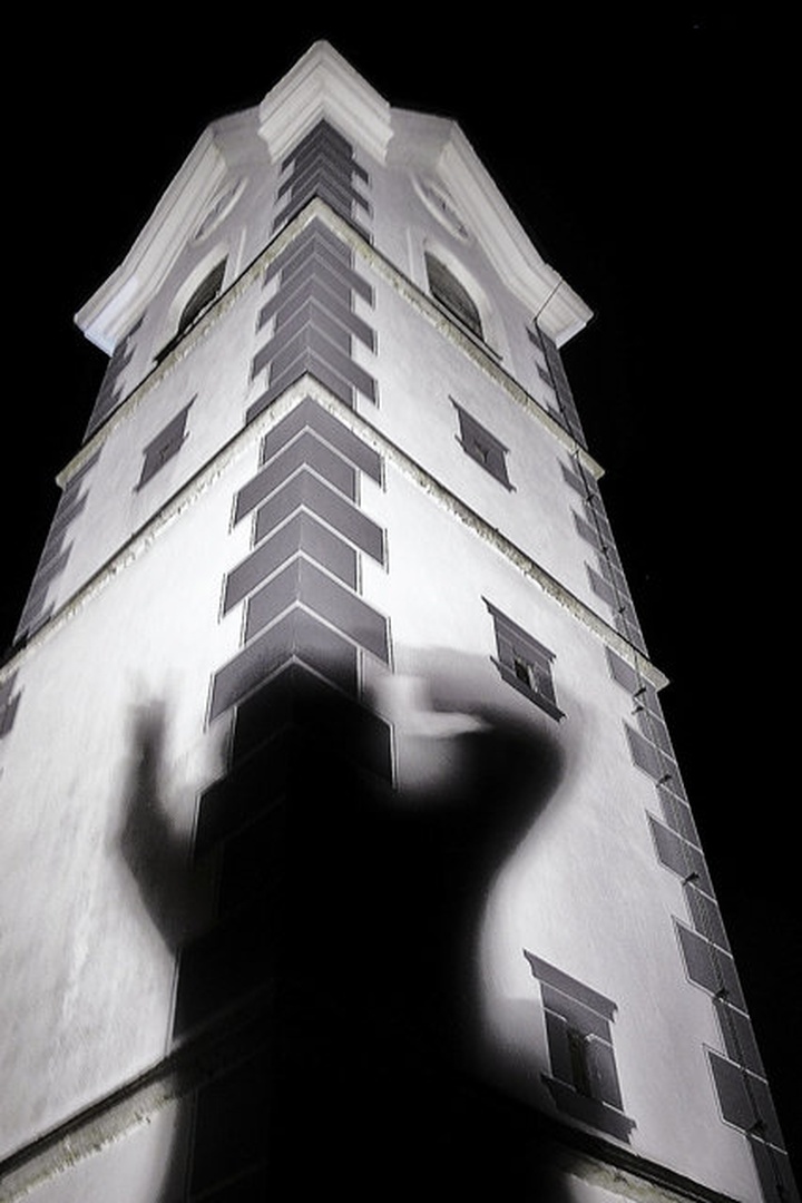 That's me in the corner, that's me in the spot light... by Rok Kimovec