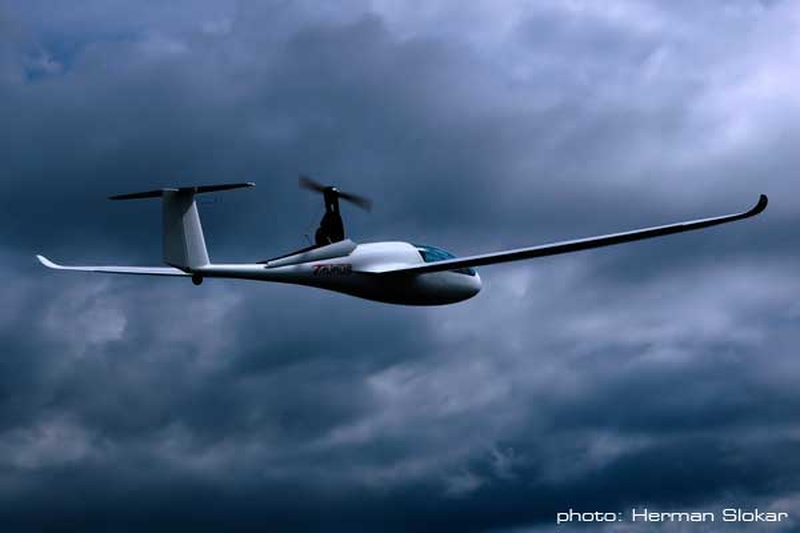 Pipistrel Taurus by Lenuh007