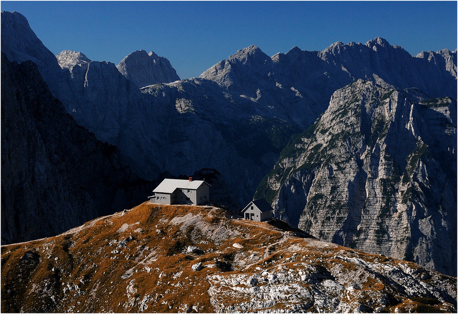 Jutro nad dolino by blaž ocvirk