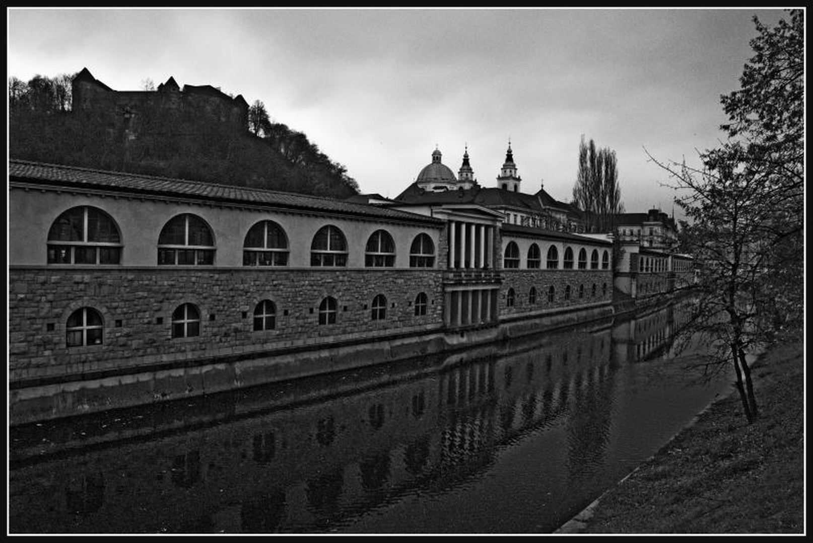 Tmurna Ljubljana by blaž ocvirk