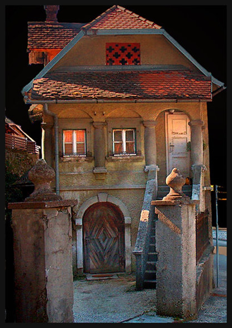 caspers house by
