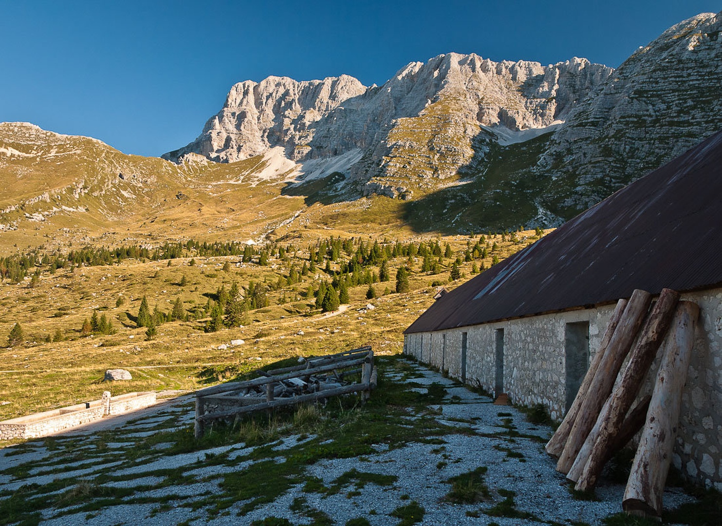 Pod Montažem by brane košak