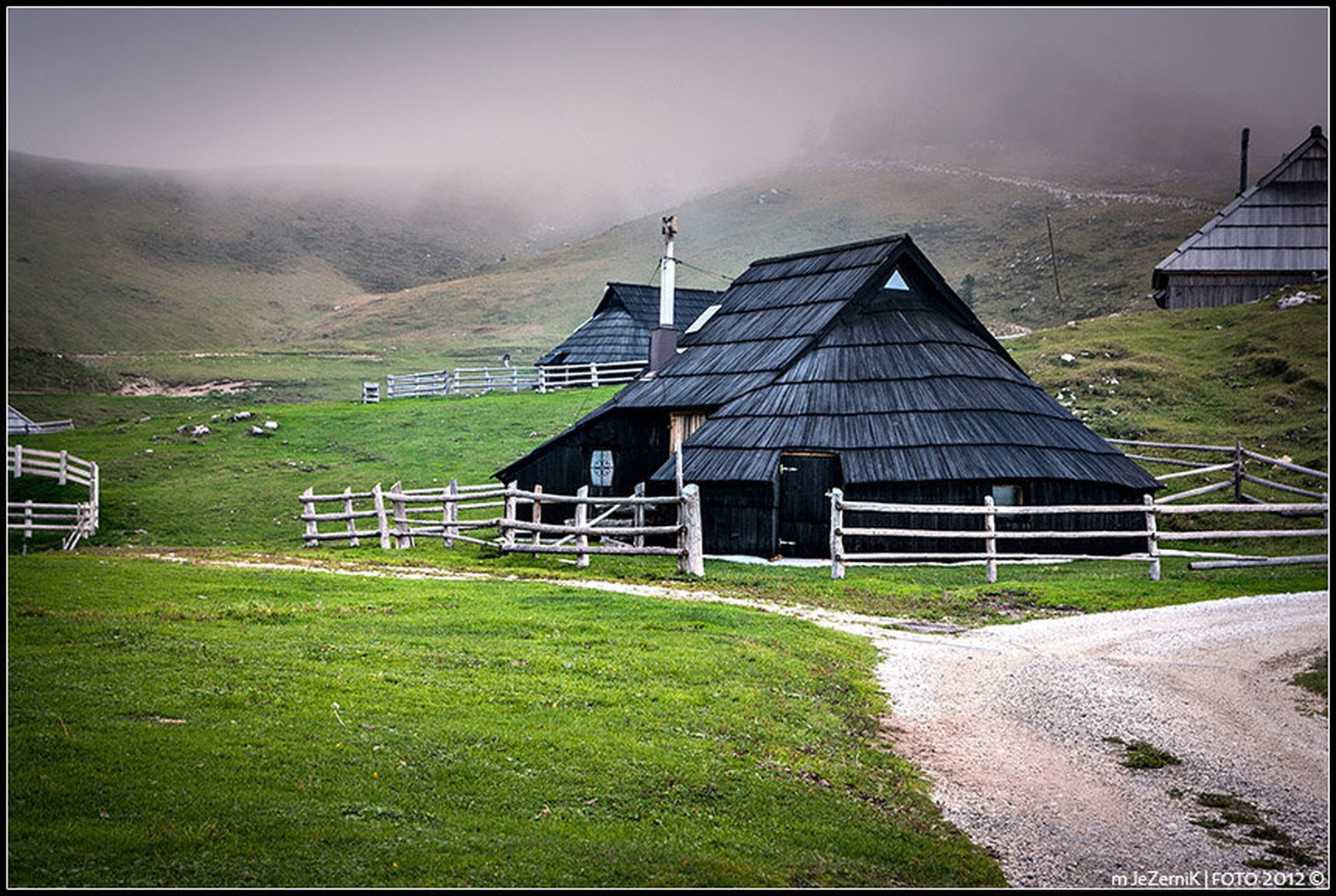 Pod oblačnim pokrovom by Echo/ Matej Jezernik