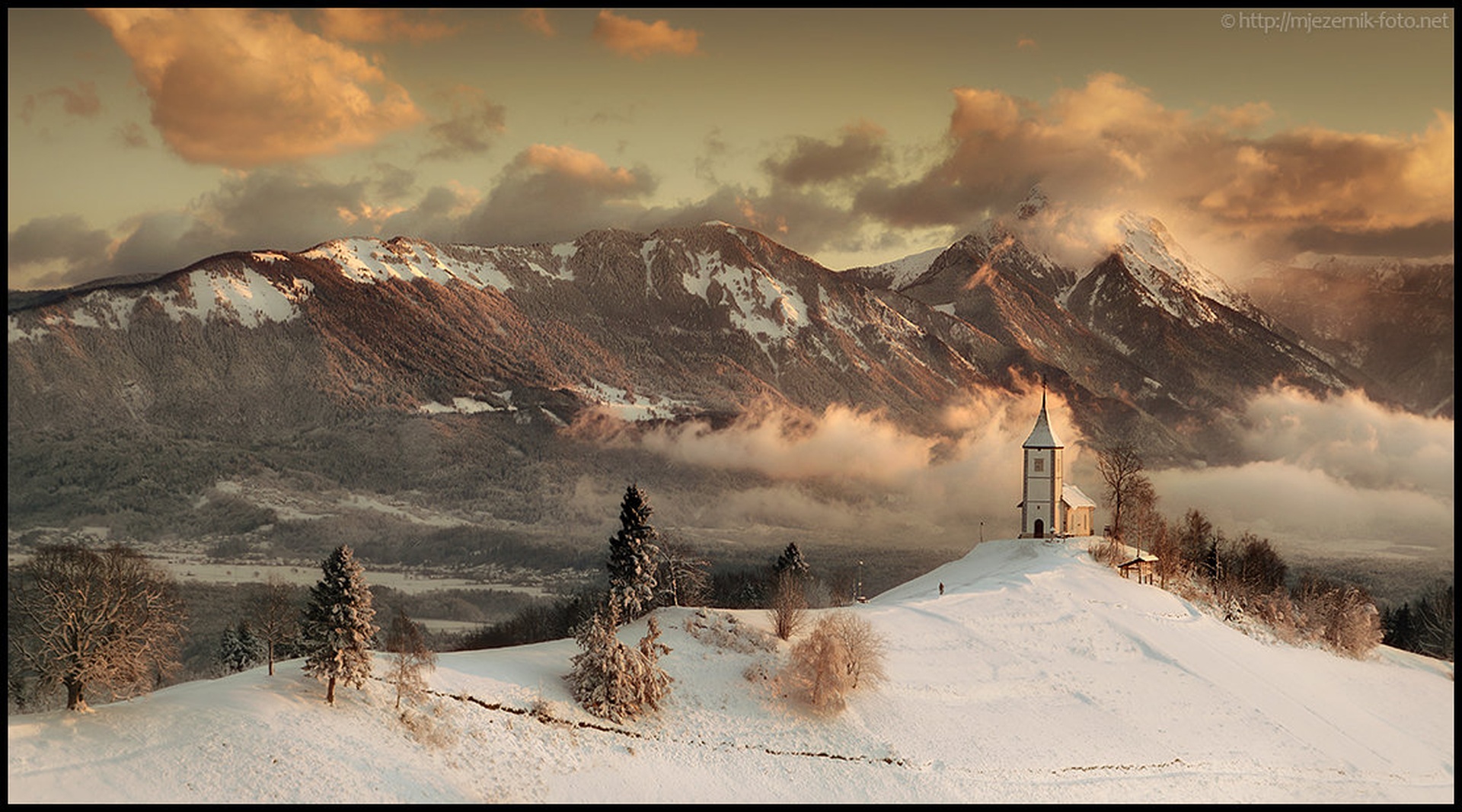 Jutranja zimska pravljica (Jamnik) by Echo/ Matej Jezernik